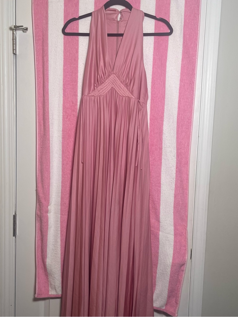 Sleeveless V-Neck Pink Maxi Dress